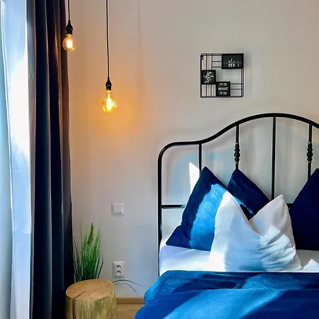 Jana's Wow Apt, 2br, Metro Next Door, Near The Airport Daire *