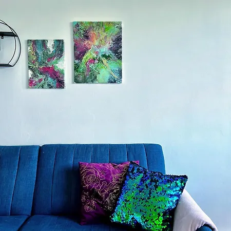 Jana's Wow Apt, 2br, Metro Next Door, Near The Airport Appartement Prague