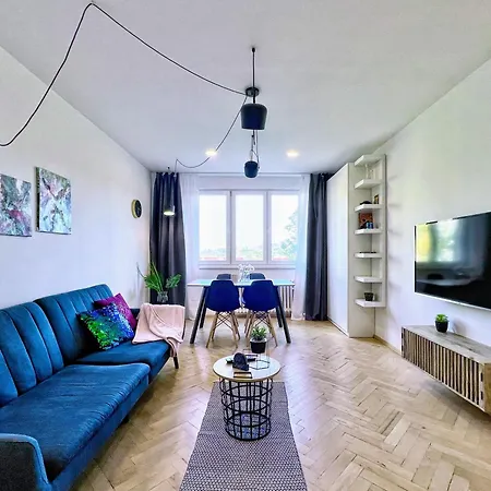 Jana's Wow Apt, 2br, Metro Next Door, Near The Airport Appartement Prague