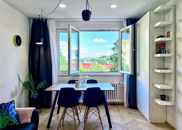 Jana's Wow Apt, 2br, Metro Next Door, Near The Airport