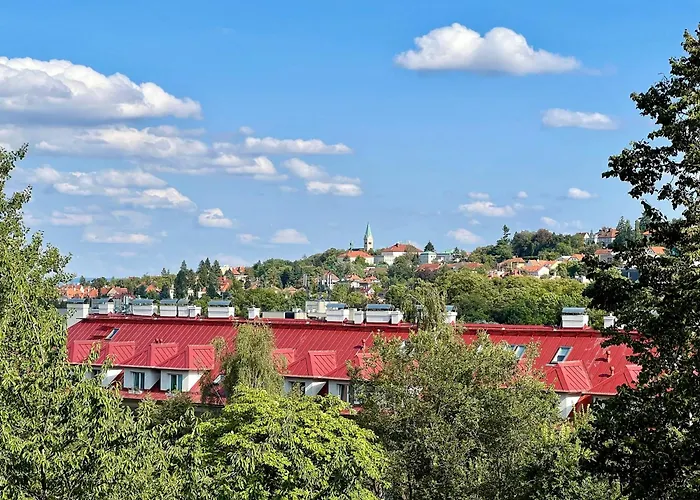 Apartamento Jana's Wow Apt, 2br, Metro Next Door, Near The Airport Praga