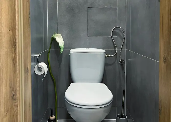Apartamento Jana's Wow Apt, 2br, Metro Next Door, Near The Airport Praga