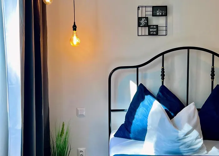 Jana's Wow Apt, 2br, Metro Next Door, Near The Airport Apartamento *