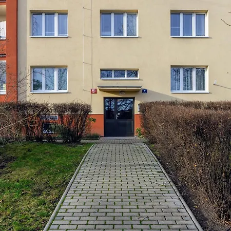 Jana's Wow Apt, 2br, Metro Next Door, Near The Airport * Prague