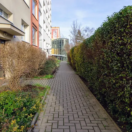 Apartment Jana's Wow Apt, 2br, Metro Next Door, Near The Airport *