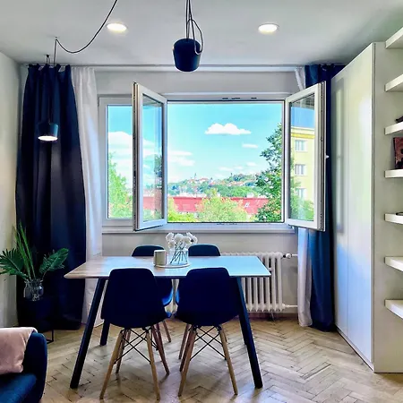 Jana's Wow Apt, 2br, Metro Next Door, Near The Airport