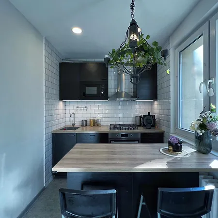 Jana's Wow Apt, 2br, Metro Next Door, Near The Airport *